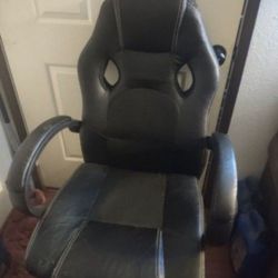 Gaming Chair As Is Look At Pictures And Full Description