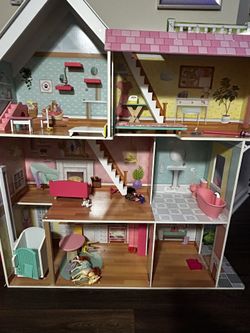 Wooden Dollhouse