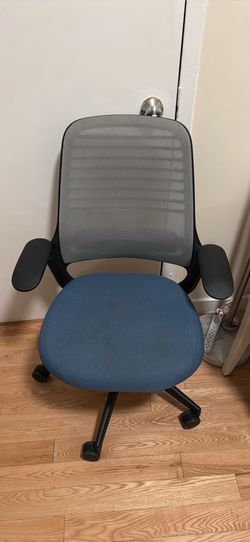 Ergonomic Steelcase Series 1 office chair