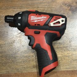Milwaukee M12 Screwdriver 