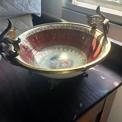 STUNNING  VINTAGE  French centerpiece Bowlqq  Mint Porcelain