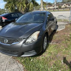 2012 Nissan Altima Coupe 