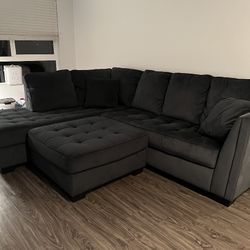 Comfy Sectional Couch Like New