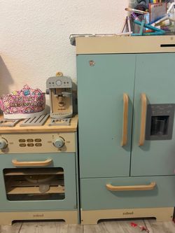 Playset oven,fridge and kitchen