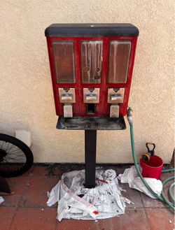 Triple Slot Candy Machine for parts or repair only No Keys