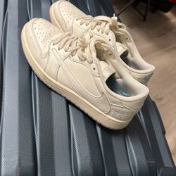 Jordan 1 Travis Scott