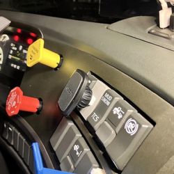 Volvo VNL 2018-2024 Magnetic Phone Holder | Custom Dash Mount – Zero Play! 🚛🧲