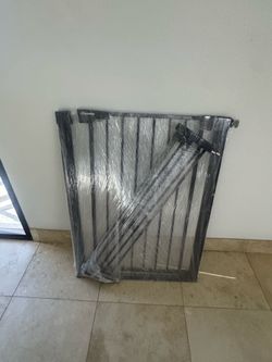 Comomy baby/pet gate