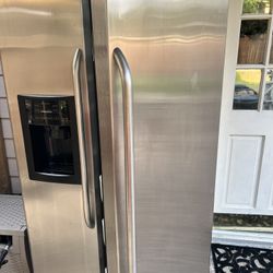 GE Refrigerator 