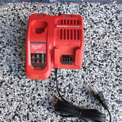 RAPID CHARGER MILWAUKEE 