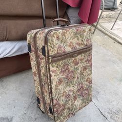 Excellent Condition Checked Suitcase 