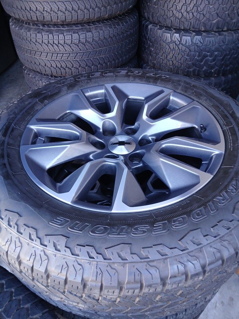 2021 OEM ORIGINAL TAKEOFFS CHEVY SILVERADO RST 20 INCH TIRES BRIDGESTONE ALL-TERRAIN 90 % $ 1100 FIRM.