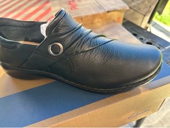 Brand New CLARKS