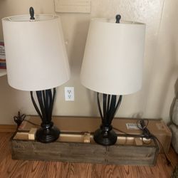 Night Stands Lamps Work Perfect $30