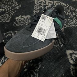 adidas Barreda – Black / Green (Gum Sole) 