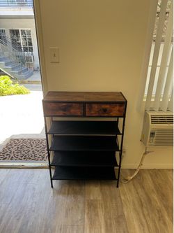 Shoe storage rack