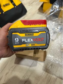 Brand new DEWALT FLEXVOLT 20V/60V MAX Lithium-Ion 9.0Ah Battery