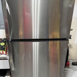 GE Refrigerator