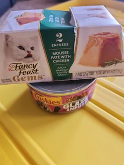 Fancy Feast Gems & Friskies Cat Food Bundle