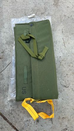 Military parachutist weapon case