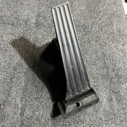 BMW F10 ACCELERATOR GAS PEDAL OEM 3(contact info removed)-02