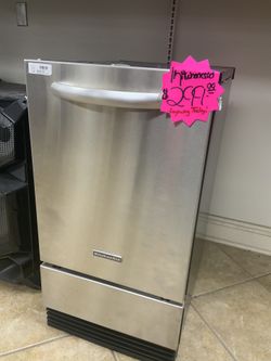 Ice Maker For Sale!!!