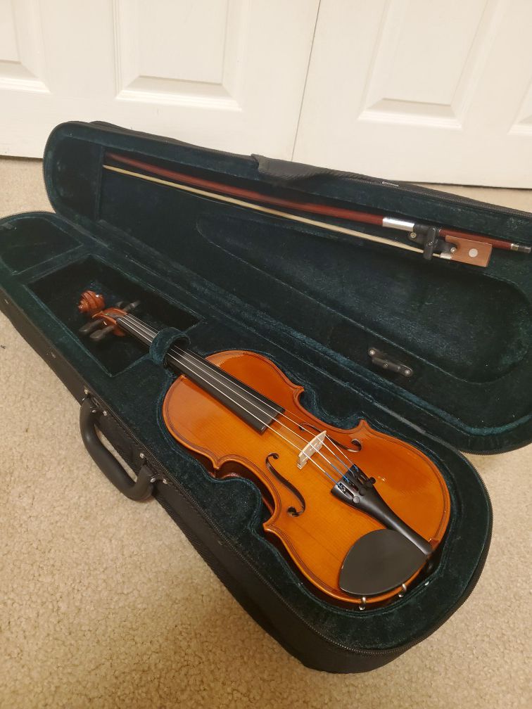 1/4 size violin in very good condition like new