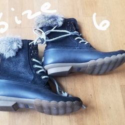 Sperry Columbia Women Boots Sizes 6 & 9 
