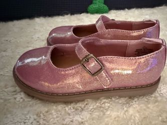 Pink dress shoes