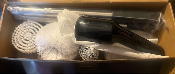 Electric bathroom brush