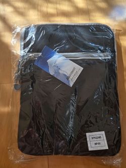 Everest Black Zippered Tablet Sleeve