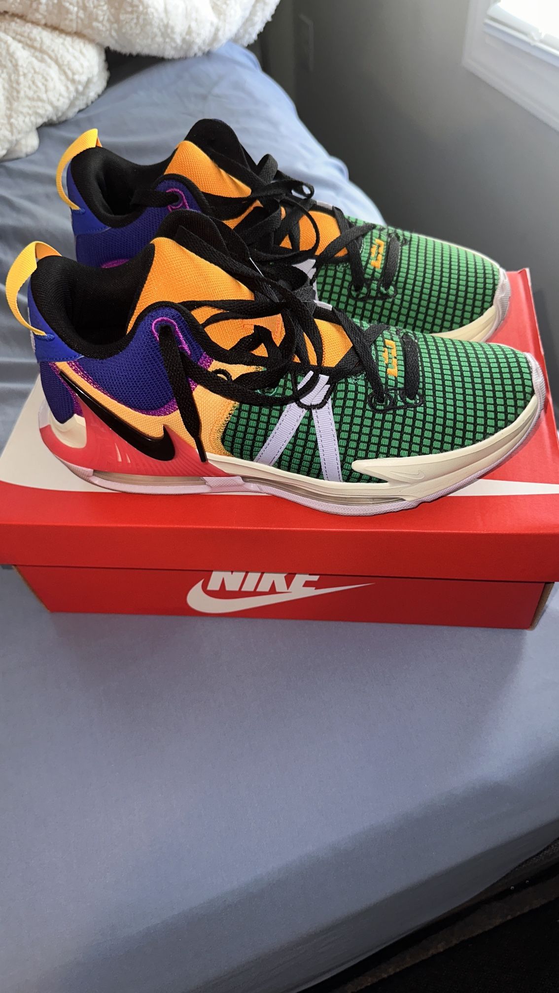 LeBron James Witness 7’s Multi- Color ( Size 9 )