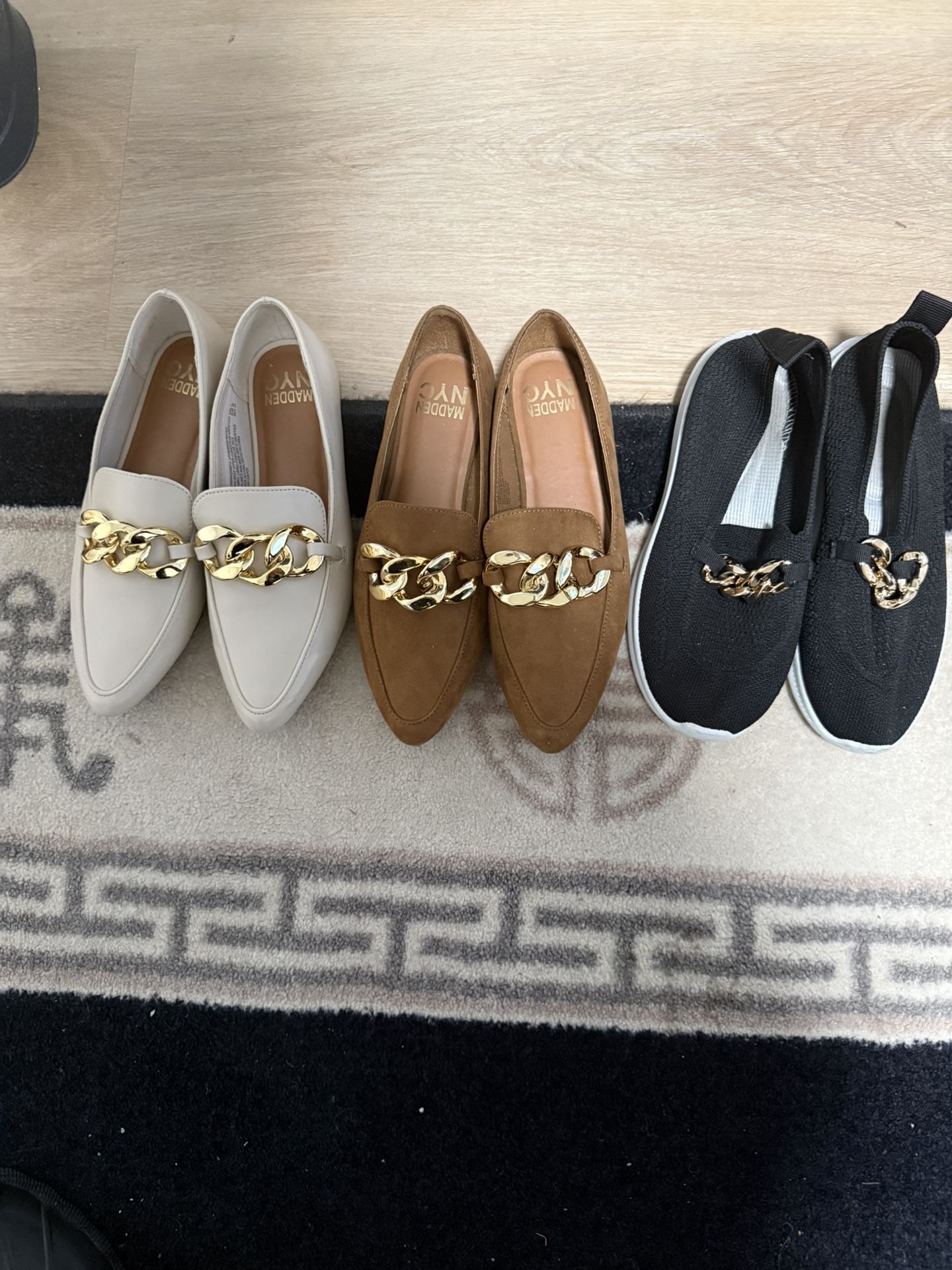 Woman’s Flat Shoes