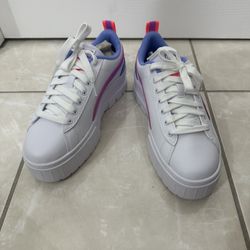 Girls puma Sneaker Shoe Size:6