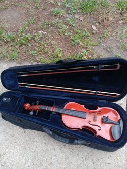 !! Violin  Amadeus  Size 1/2 kPaz-030-235 Missing  a String