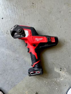 Milwaukee m12