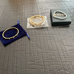 3 Bracelets 
