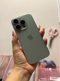 iPhone 15 pro 256gb
