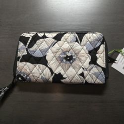 Vera Bradley zip around wallet