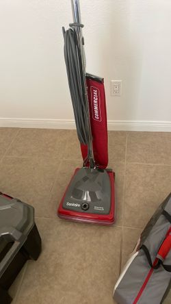 Commercial heavy duty vacuum