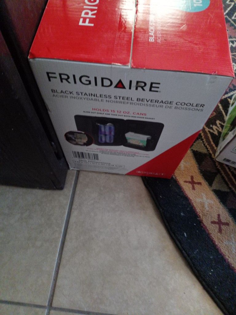 Mini Fridge For Vehicle