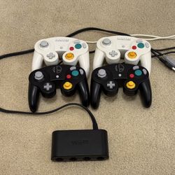 4x Official GameCube Controllers And WUP-028 Adapter