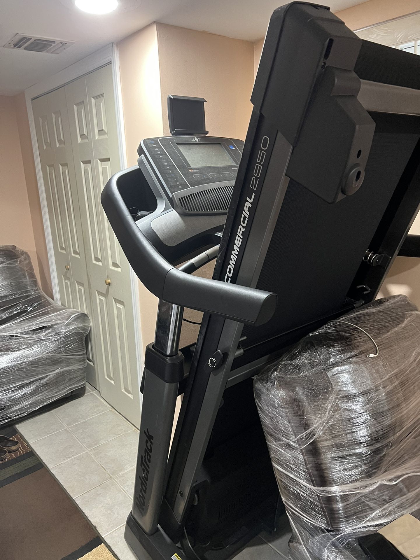 NordicTrack Commercial 2950 Treadmill