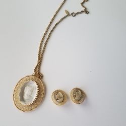 Vintage 1930s Whiting Davis Reverse Intaglio Clear Glass Cameo Necklace , Clip-on Earrings Set