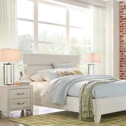 Crestwood Creek Ivory 5 Pc Queen Panel Bedroom