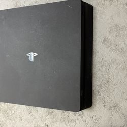 PS4 Slim 
