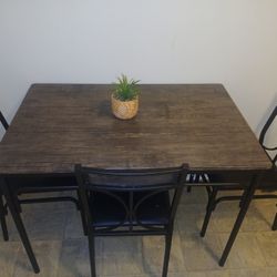 Dinning Table 4 Chairs 