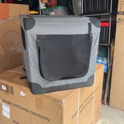 Portable Medium Sized Soft Dog Crate. 