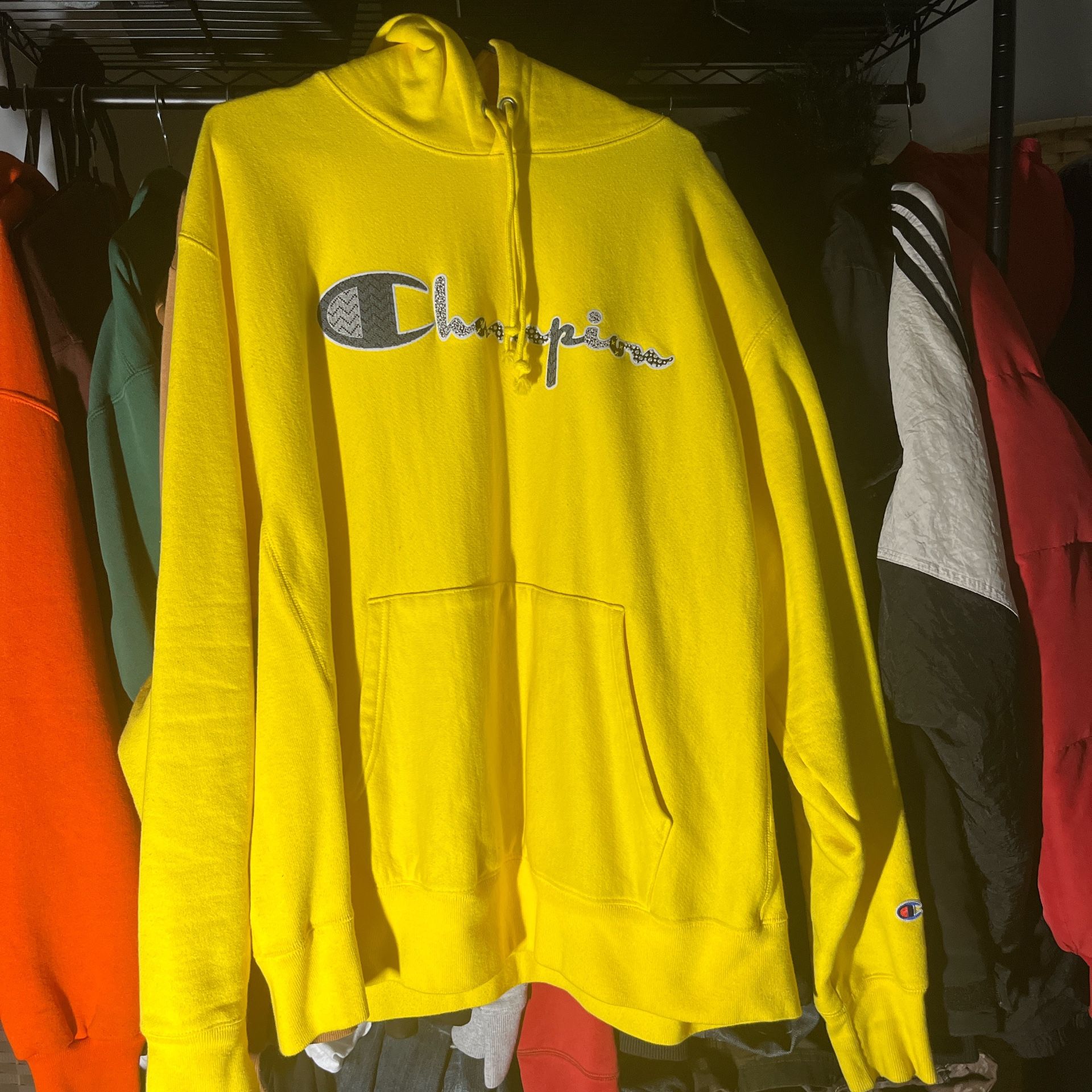 YELLOW CHAMPIONS SKATER HOODIE