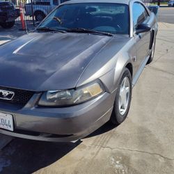 2004 Four Mustang 6cl 